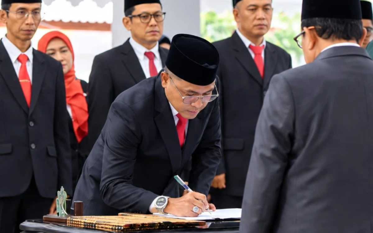 Thumbnail Berita - Mufti Kholid Emban Amanah Baru, Fokus Perkuat Pengelolaan Sampah dan Limbah B3 di Sumenep