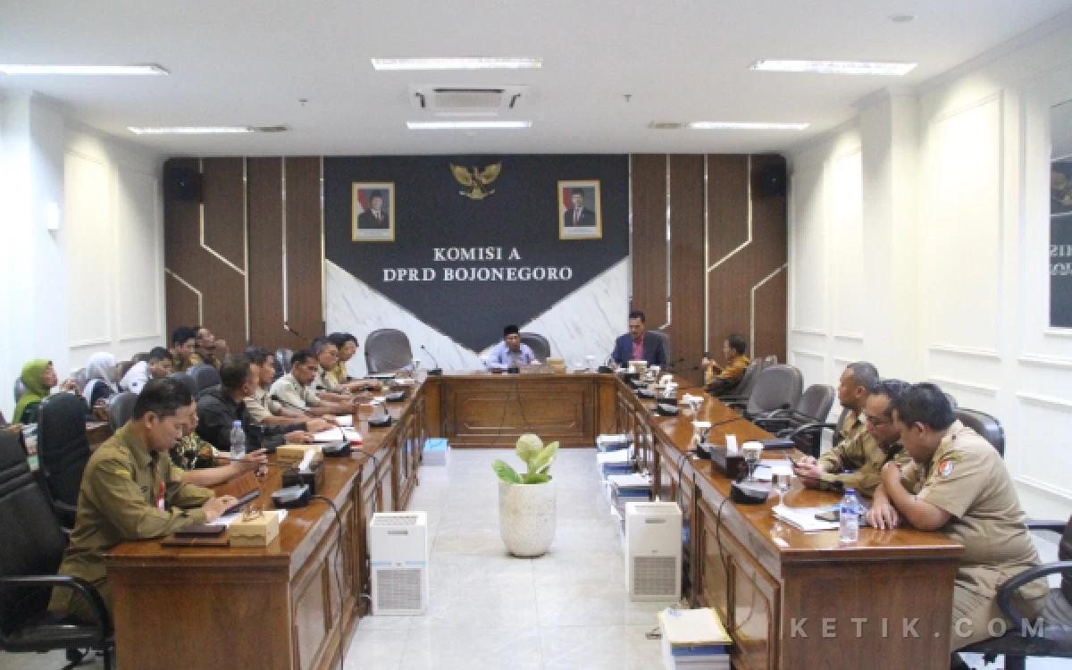 Thumbnail Berita - Komisi A DPRD Bojonegoro Fasilitasi Audensi Penyelesaian Persoalan TKD Desa Temayang