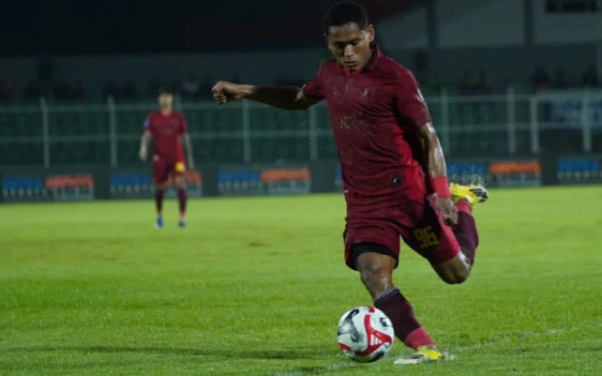 Thumbnail Berita - Arema FC dan Iksan Lestaluhu Akhiri Kerja Sama, Kontrak Tak Diperpanjang