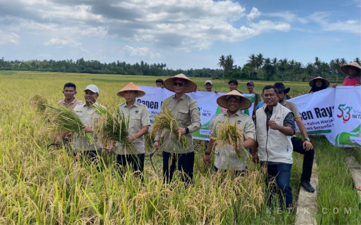 Thumbnail Berita - Ketua Harian DPN HKTI Bachtiar Utomo Pimpin Panen Raya di Aceh, Pastikan Stok Beras Aman