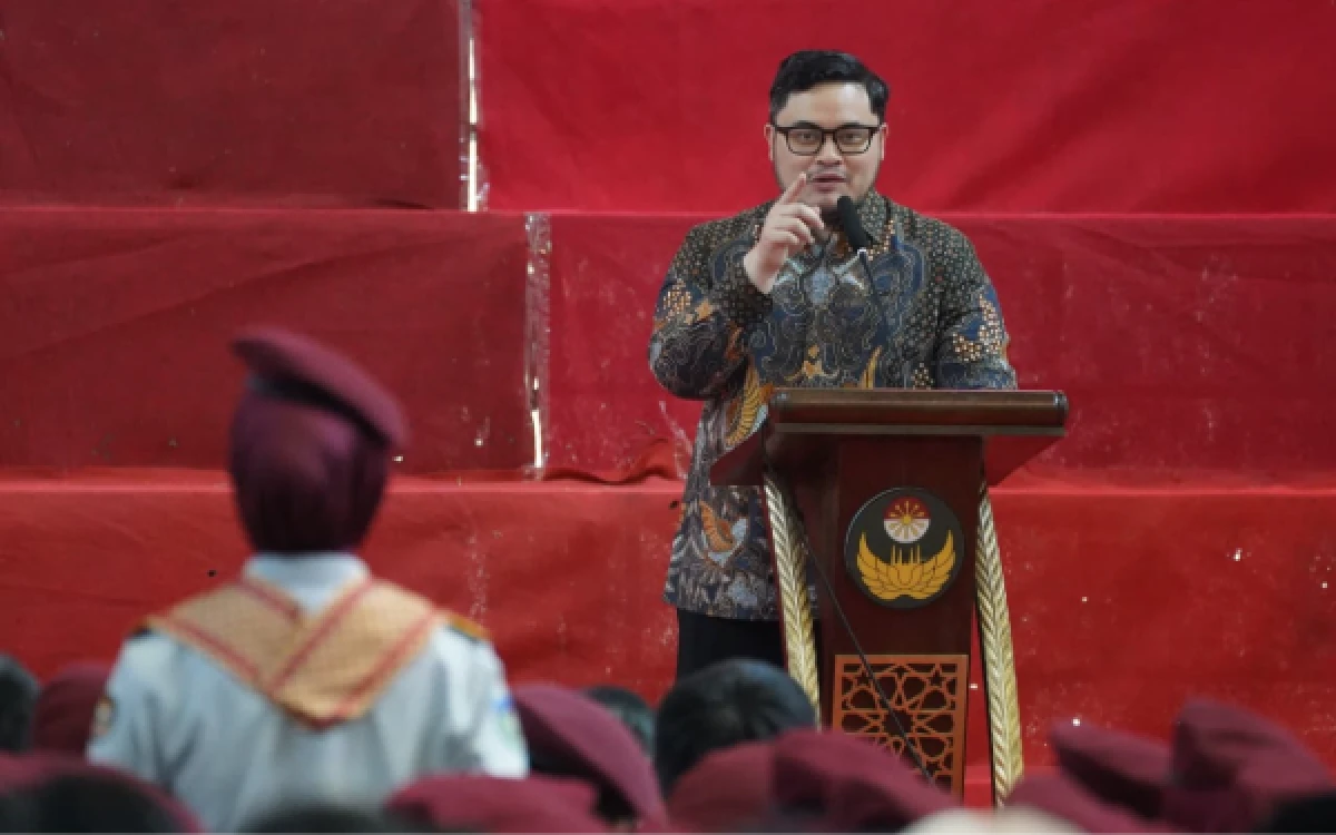 Thumbnail Berita - Passing Grade Terbaik se-Kediri, Bupati Mas Dhito Antarkan 126 Siswa Boarding School di Pare Masuk Perguruan Tinggi