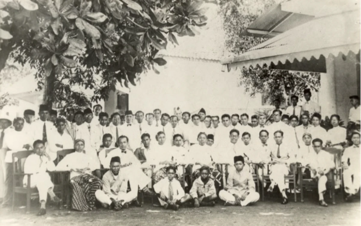 Thumbnail Berita - Mengenal Gedung Kramat 106, Saksi Sejarah Lahirnya Sumpah Pemuda