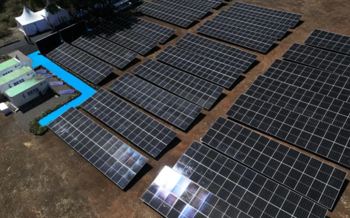 Thumbnail Berita - PLTS 1 GW Plus Baterai Segera Dibangun di Bali, RI Disebut Bakal Hemat 0,6 Juta Kiloliter Solar