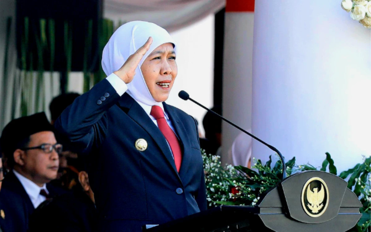 Thumbnail Berita - Gubernur Khofifah Pimpin Upacara Hari Lahir Pancasila di Grahadi, Tekankan Nilai Arah Pembangunan dan Jangkar Moral Bangsa