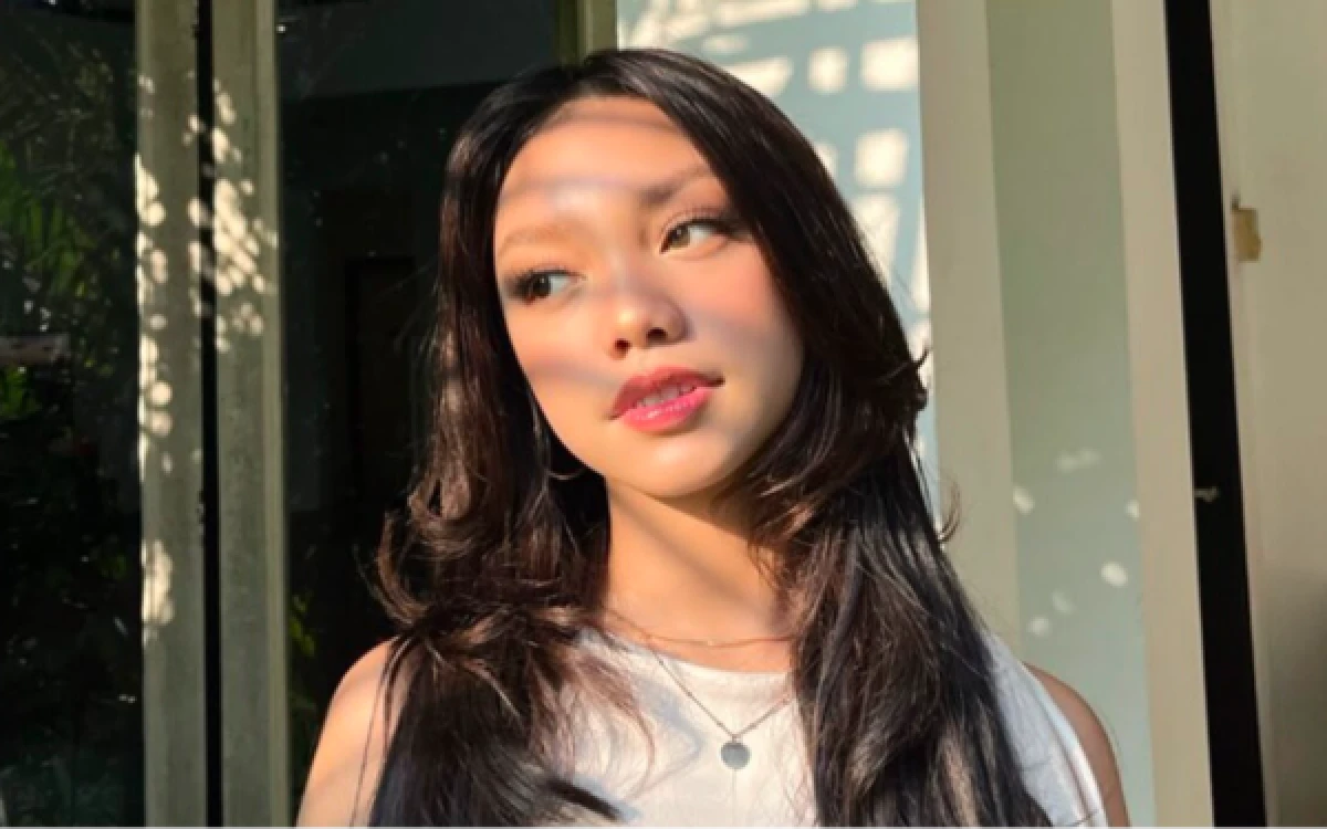 Foto Selebritas, Naura Ayu denan tampilan clean makeup (Tangkapan layar Instagram @naura.ayu)