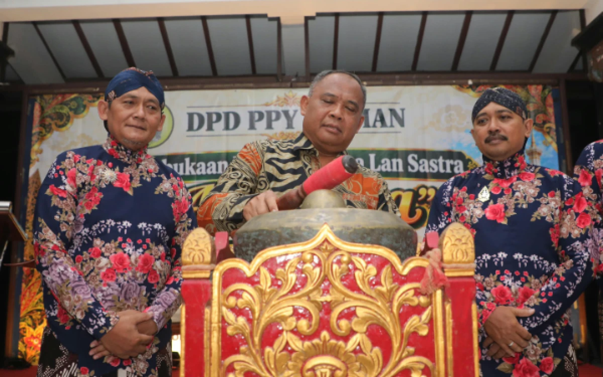 Thumbnail Berita - Bupati Sleman Ajak Budayawan dan Akademisi Sinergi Lestarikan Budaya Jawa