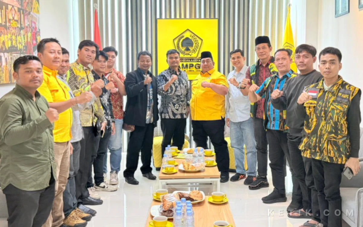 Thumbnail Berita - IKA BEM Nusantara dan AMPG Gelar Silaturahmi, Siap Kawal Asta Cita Prabowo Gibran
