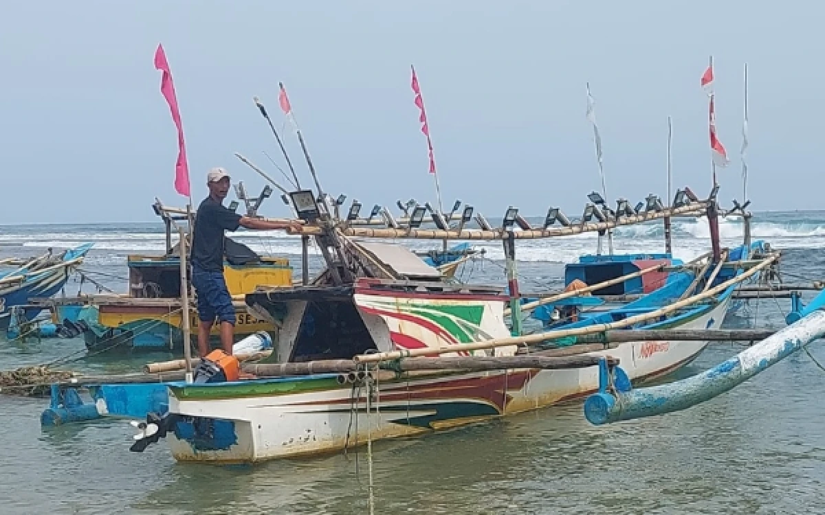 Thumbnail Berita - Nelayan Lebak Tetap Melaut di Tengah Dampak Abu Vulkanik Anak Krakatau