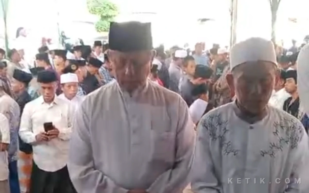 Thumbnail Berita - Ratusan Warga Hadiri Peringatan Maulid Nabi di Kediaman Ketua Umum DPP Ikama