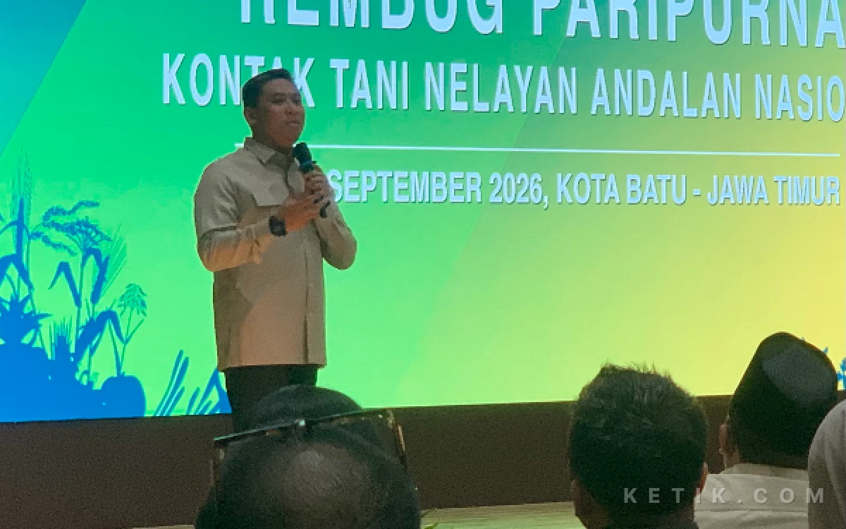 Thumbnail Berita - Jawab Keluhan, Kepala BGN Mas Dar Tegaskan MBG Wajib Pakai Susu Segar Peternak Lokal