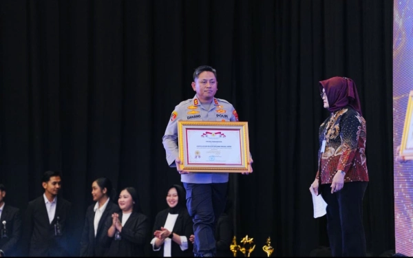 Thumbnail Berita - Layanan Makin Profesional, Polres Malang Raih Penghargaan Kompolnas Award 2025