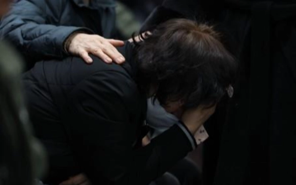 Thumbnail Tangis dan Frustasi Keluarga Korban Kecelakaan Pesawat Jeju Air setelah Seluruh Penumpang Dinyatakan Tewas