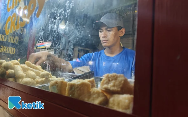 Pedagang Lokal Panen Cuan Jutaan dari Festival Ronthek Pacitan KEN 2025