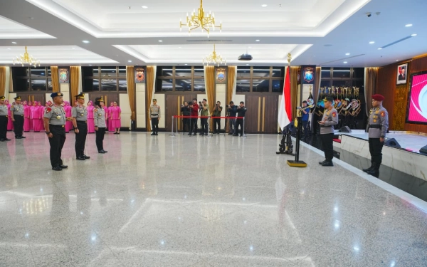 Thumbnail Berita - Mabes Polri Banjir Bintang! 27 Jenderal Polisi Naik Pangkat, Empat Langsung Jadi Komjen