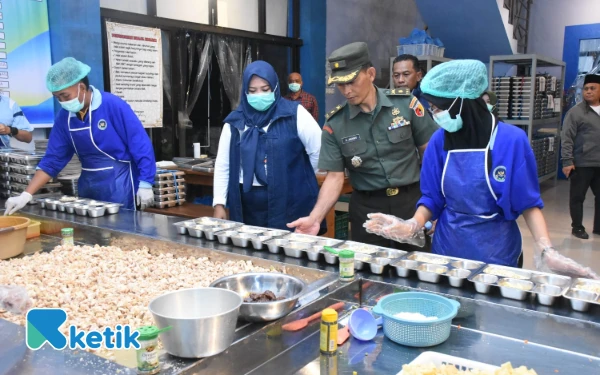 Dini Hari, Wabup Situbondo Monitoring 3 Dapur Makan Bergizi Gratis