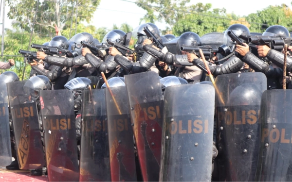 Thumbnail Berita - Demo Buruh Hari Ini, 4.531 Aparat Gabungan Amankan Gedung DPR RI