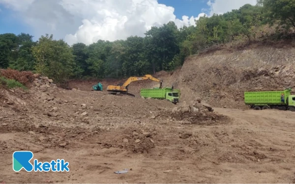 Thumbnail Berita - Diduga Ilegal, Ketua LSM Siti Jenar Soroti Aktivitas Tambang Galian C di Situbondo