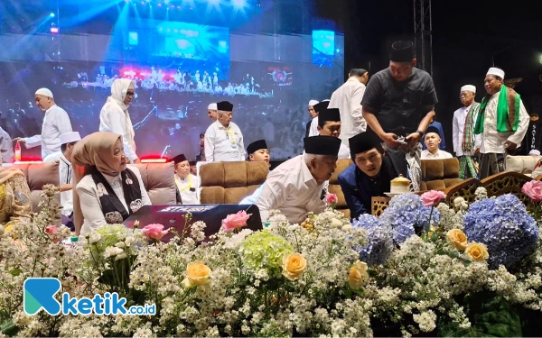 Thumbnail Dukung Paslon Salaf di Pilbup Malang, Gus Iqdam: Abah Sanusi Sudah Teruji