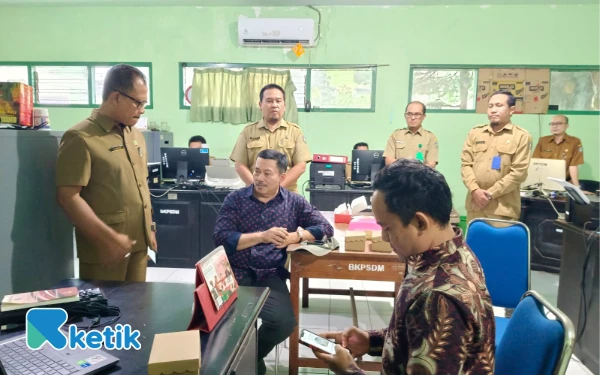 Thumbnail Berita - Inovasi Aplikasi ‘Si Alakoh’ Ringankan Beban Kerja Pegawai BKPSDM Situbondo