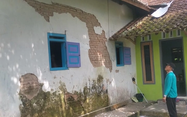 Thumbnail Berita - Dinding Jebol dan Retak, 2 Rumah di Kabupaten Malang Terdampak Gempa Pacitan