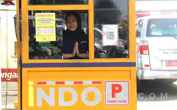 Thumbnail Berita - Terus Berbenah, Masyarakat Sebut Sistem Parkir RSUD Jombang Modern Seperti di Mall