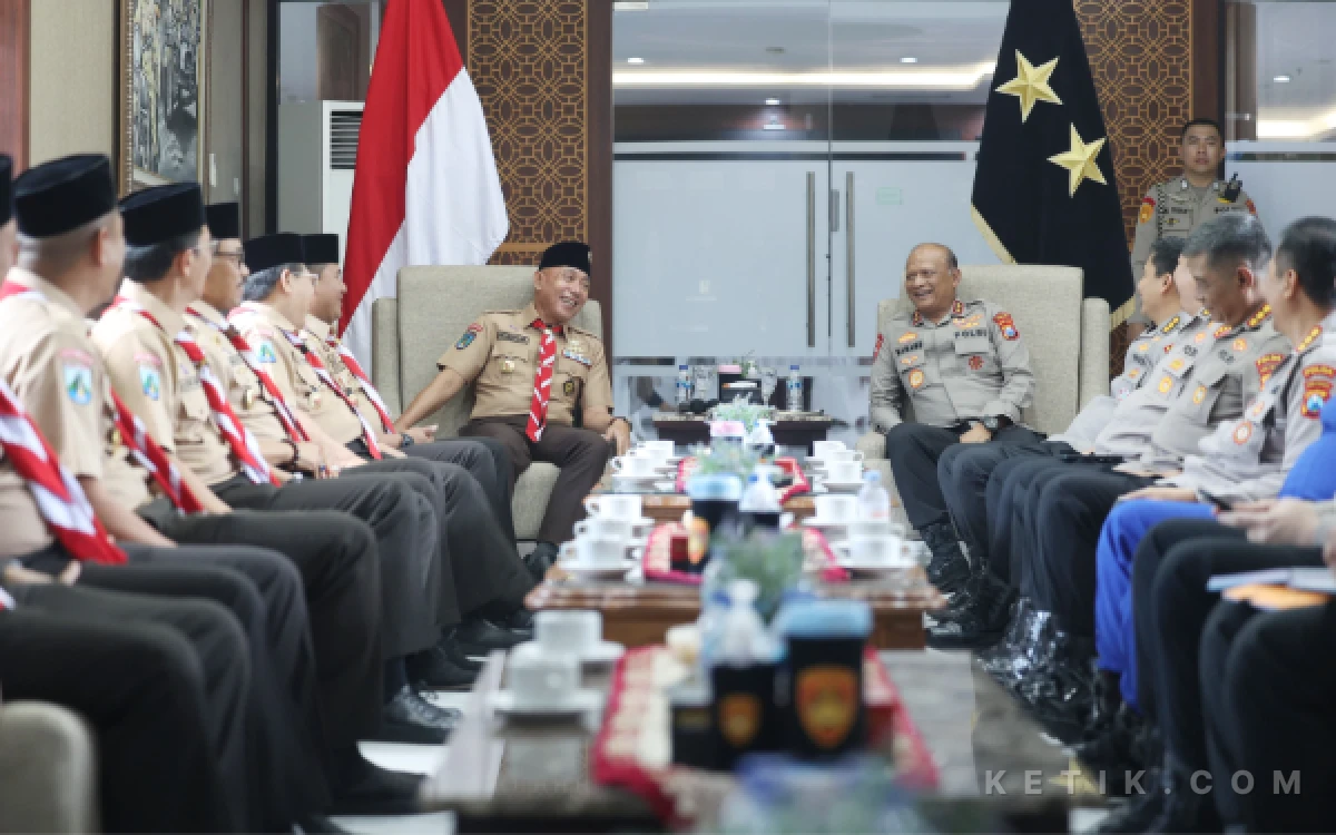 Kapolda Jatim Apresiasi Pramuka Jatim Sukseskan Operasi Ketupat Mudik Lebaran