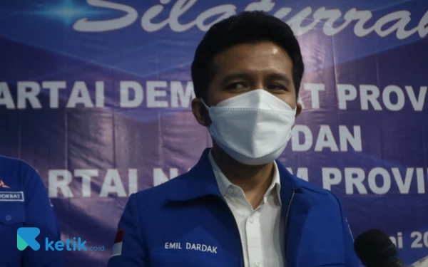 Thumbnail Emil Dardak Puji Ganjar, Kader Pertanyakan Loyalitas ke AHY