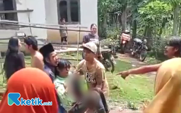 Thumbnail Berita - Diduga Rebutan Lahan Parkir, Dua Warga Wajak Kabupaten Malang Dibacok