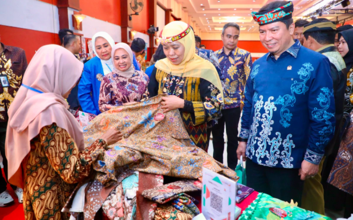 Thumbnail Berita - Gubernur Khofifah Pimpin Misi Dagang Jatim–Kaltara, Catat Transaksi Rp2,5 Triliun