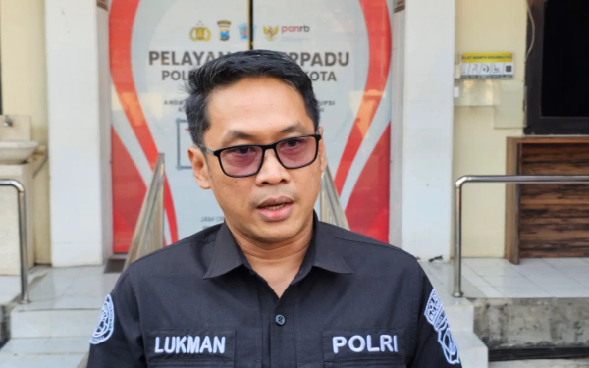 Thumbnail Berita - Polisi Usut Kasus di SMPN 18 Malang: Rekaman CCTV Diamankan, Kepsek Segera Dipanggil