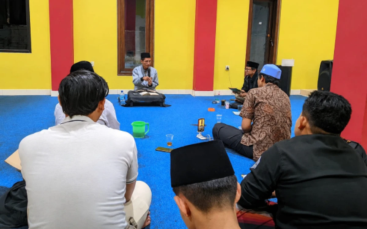Thumbnail Berita - Hidupkan Tradisi Intelektual-Spiritual, PMII Kota Malang Bahas Kitab Ayyuhal Walad