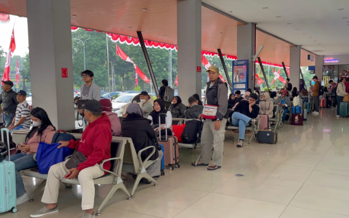 Thumbnail Berita - Rayakan HUT Ke-81 RI, KAI Hadirkan Diskon Tiket Kereta Ekonomi 17 Persen