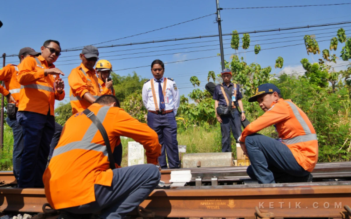 Thumbnail Berita - Tingkatkan Keselamatan Perjalanan, KAI Daop 7 Madiun Gelar Inspeksi Lintas
