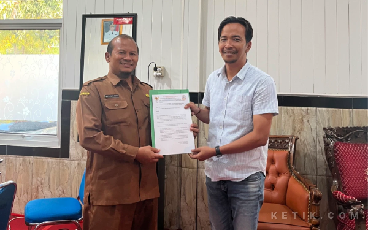 Thumbnail Berita - Serahkan Surat ke DLH, Aliansi Warga Brebes Tuntut Uji Lab dan Penegakan Hukum Pabrik Ready Mix