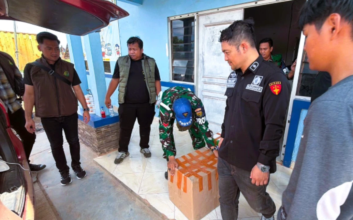 Thumbnail Berita - Kejati Sumsel Geledah Kantor KUPP Sungai Lumpur, Sita 17 Bundel SPB dalam Kasus OTT Kepala Pelabuhan