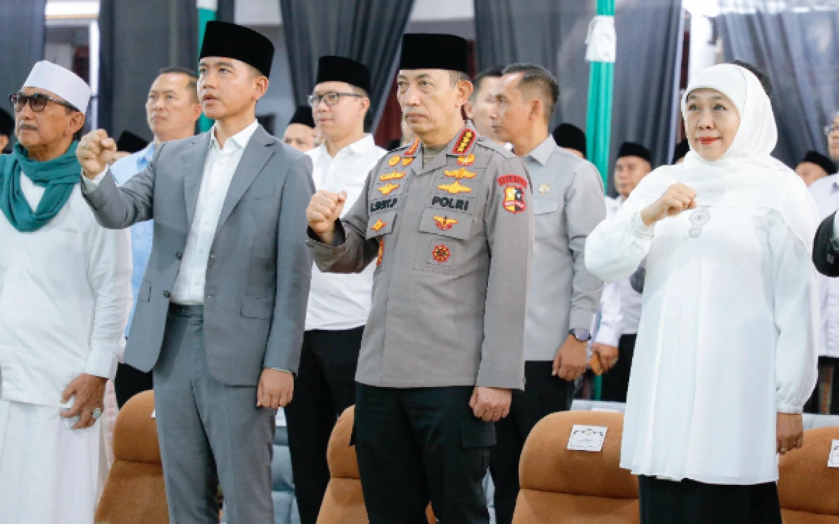 Thumbnail Berita - Gubernur Khofifah Dampingi Wapres Gibran dan Kapolri Hadiri Haul Ke-55 KH Wahab Chasbullah di Tambakberas Jombang