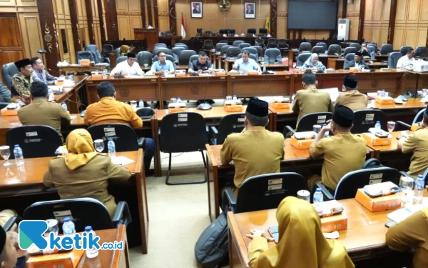 Thumbnail DPRD Sidoarjo dan Dinas Pendidikan Lacak Ribuan Anak Tidak Sekolah di Sidoarjo