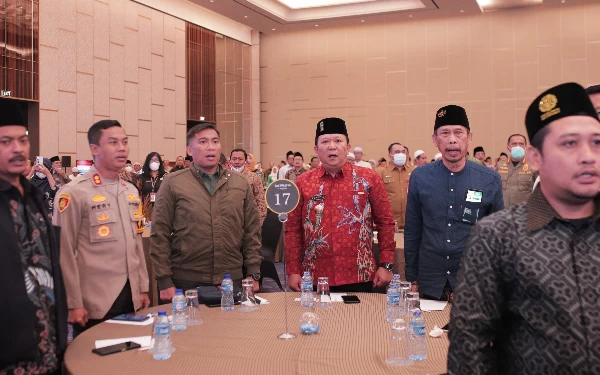 Bupati Jember Nimbrung Cangkrukan Bareng Menkopolhukam