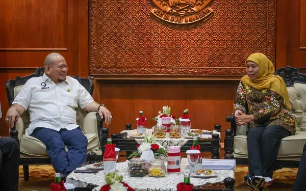 Thumbnail Perjuangkan Nasib Guru Honorer, LaNyalla Temui Gubernur Khofifah