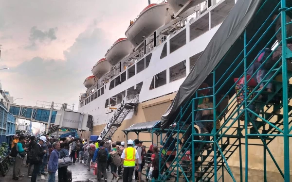 Thumbnail Antisipasi Arus Mudik, PT Pelni Lakukan Penyesuaian Rute Kapal