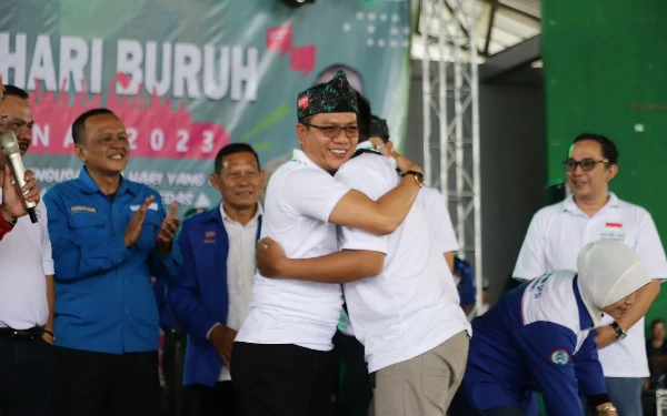 Bupati Bandung Salurkan Dana CSR Rp 400 Juta untuk 16 Serikat Pekerja
