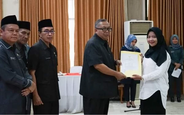 Serahkan SK, Bupati Sukabumi Minta P3K Bekerja Semangat dan Inovatif