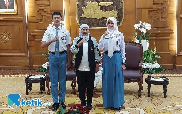 Gubernur Khofifah Lepas 2 Calon Pasukan Pengibar Bendera Pusaka ke Istana Negara