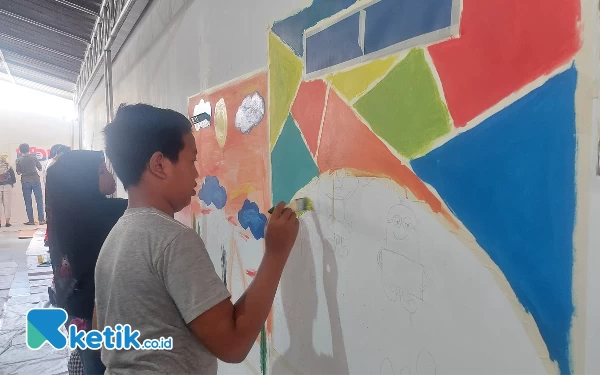 Tumbuhkan Kreativitas, BK3S Jatim Gelar Workshop Melukis Bersama Anak Inklusi
