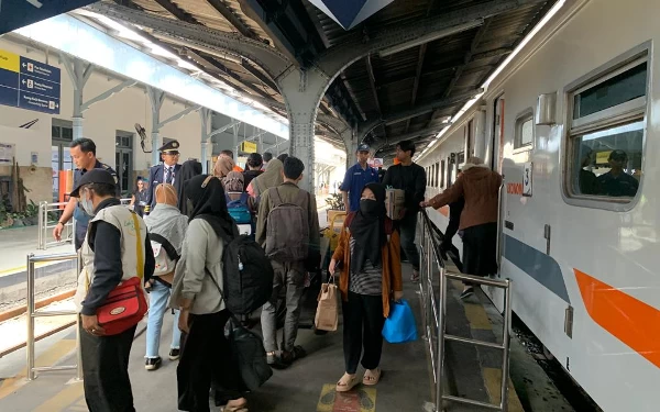 Peringati Hari Kemerdekaan, KAI Daop 9 Tebar Ratusan Tiket Promo ‘Satset’