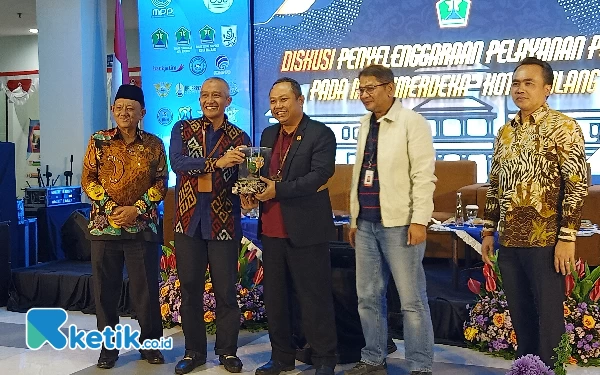 Thumbnail Sambangi MPP Merdeka, Staff Khusus Wapres RI Tekankan Layanan Digital