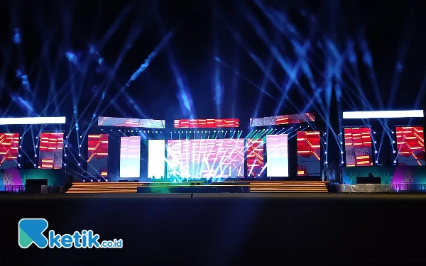 Thumbnail Pembukaan Porprov Jatim 2023, Hujan Cahaya di Stadion Gelora Delta