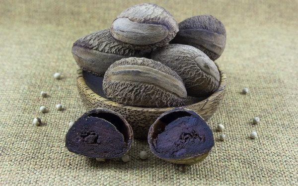 Thumbnail Perhatikan! Begini Cara Memilih Kluwek untuk Memasak