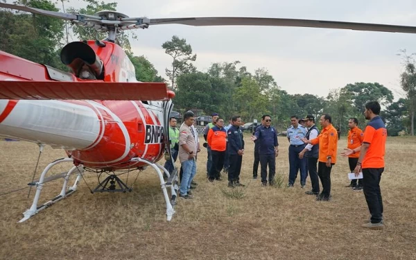 BPBD Jatim Terjunkan Helikopter Water Bombing Padamkan Karhutla Gunung Arjuno