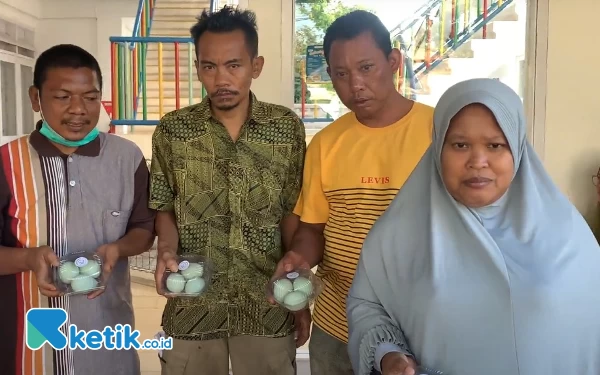 Thumbnail Tiga Dosen Unusa Ajarkan ODGJ Memasak dan Membuat Telur Asin